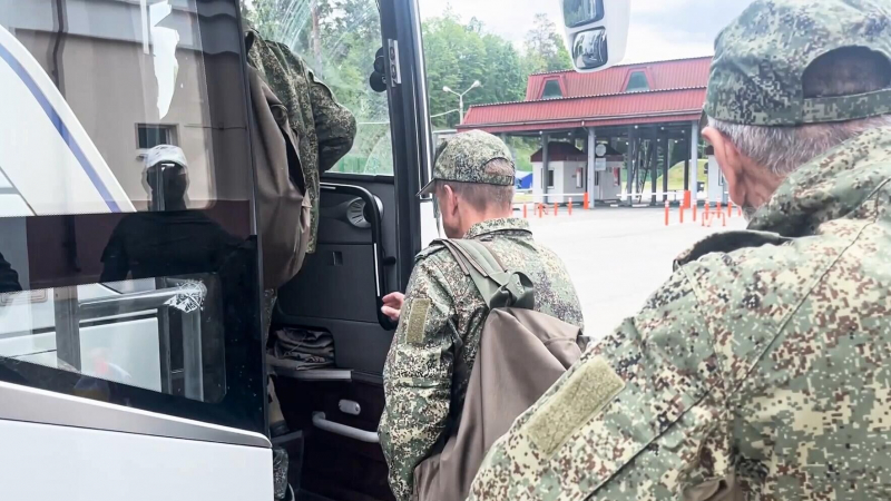 "Известия": освобожденные бойцы рассказали о пытках в плену