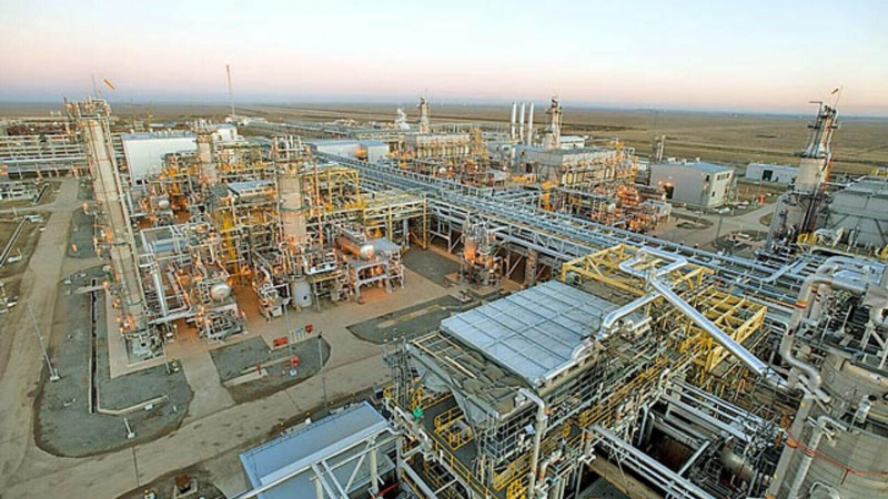 Казахстан потребовал от Shell и Eni вернуть контроль над заводом на Карачаганаке