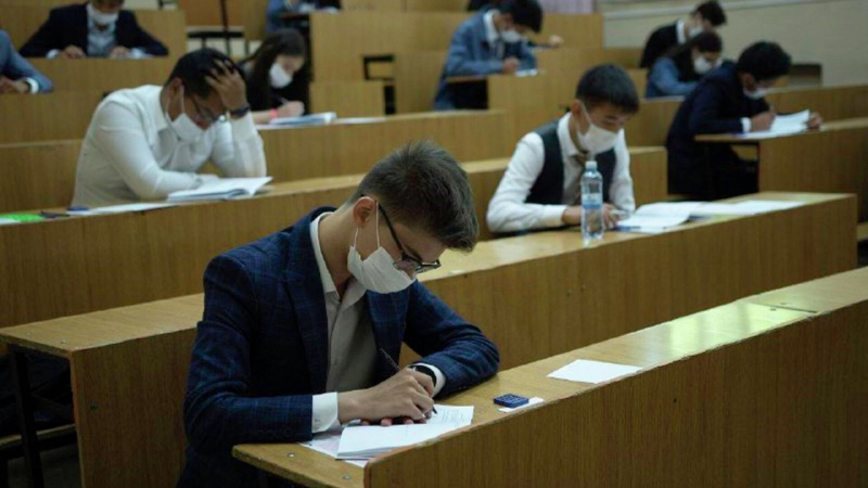 В Казахстане мартовское ЕНТ сдали около 21 тысячи абитуриентов